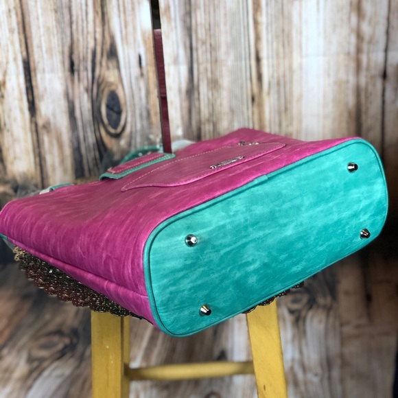 Montana West Embroidered Concealed Carry Tote - Picture 3 of 7